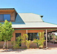 Ningaloo Breeze Villa 5 - 3 Bedroom Fully Self-Contained Holiday Accommodation - Sunshine Coast Tourism