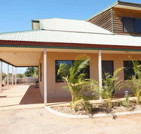 Ningaloo Breeze Villa 6 - 3 Bedroom Fully Self-Contained Holiday Accommodation - Sunshine Coast Tourism