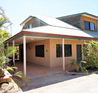 Ningaloo Breeze Villa 8 - 3 Bedroom Fully Self-Contained Holiday Accommodation - Sunshine Coast Tourism