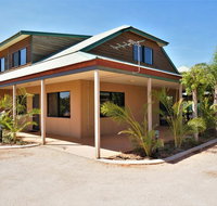 Ningaloo Breeze Villa 9 - 3 Bedroom Fully Self-Contained Holiday Accommodation - Sunshine Coast Tourism