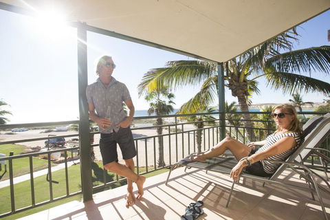 Ningaloo Reef Resort - Sunshine Coast Tourism 2