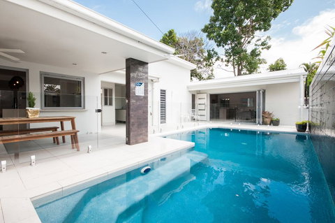 Noosaville Hideaway - Sunshine Coast Tourism 1