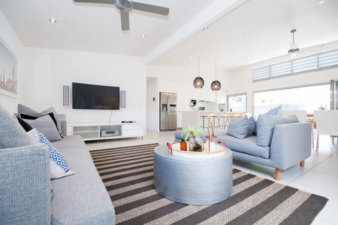 Noosaville Hideaway - Sunshine Coast Tourism 3