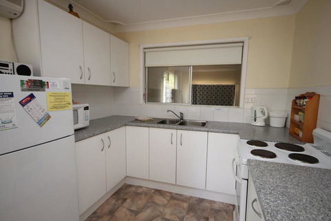 NORTH HAVEN SEA BREEZE - 9 David Campbell St , North Haven - Holiday Sunshine Coast 0