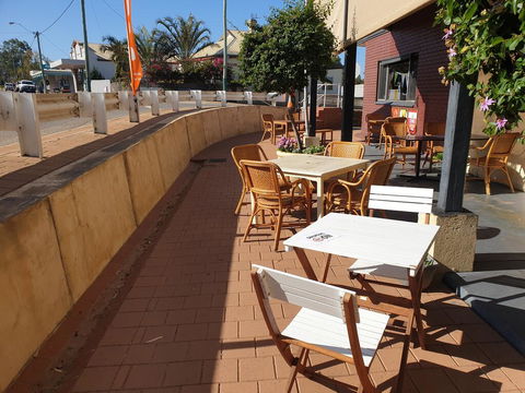 Northampton Motor Hotel - Sunshine Coast Tourism 2