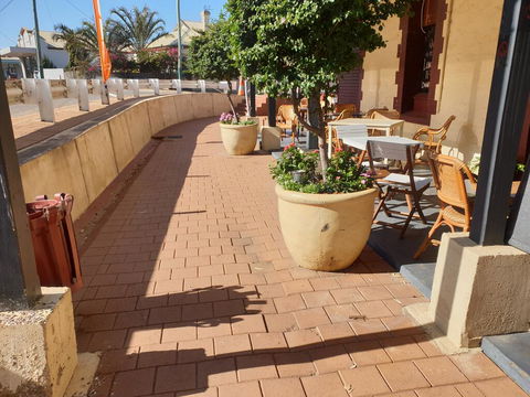 Northampton Motor Hotel - Sunshine Coast Tourism 3