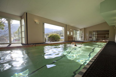 Novotel Lake Crackenback Resort - Sunshine Coast Tourism 2