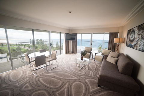 Novotel Wollongong Northbeach - Sunshine Coast Tourism 1