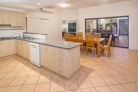 Nyes Nest - Sunshine Coast Tourism 1