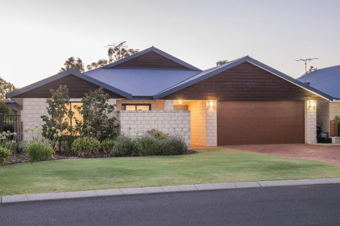 Nyes Nest - Sunshine Coast Tourism 0