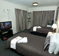 O'Sheas Windsor Hotel - Holiday Sunshine Coast