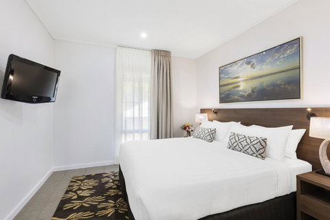 Oaks Cable Beach Resort - Sunshine Coast Tourism 2