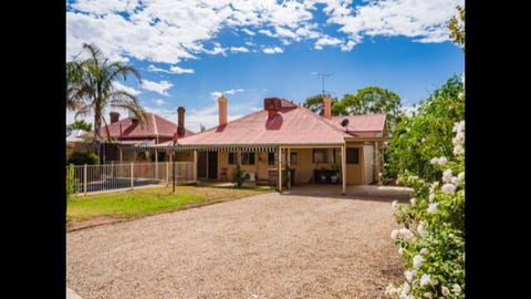 Oakwood Cottage - Sunshine Coast Tourism 1