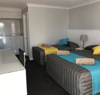 Oasis Motel - Holiday Sunshine Coast