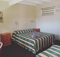 Oasis Motel - Holiday Sunshine Coast