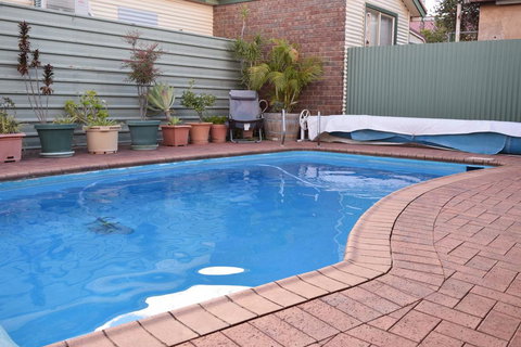 Oasis Motor Inn - Holiday Sunshine Coast 1