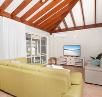 Occy's  Fingal Bay - Sunshine Coast Tourism