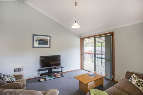 Ocean 1/38 - Ocean's Apartment - Sunshine Coast Tourism 2