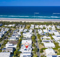 Ocean Blue On Salt Beach - Holiday Sunshine Coast