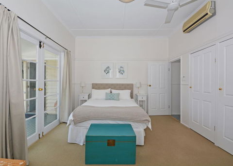 Ocean Breeze Hervey Bay - Sunshine Coast Tourism 0