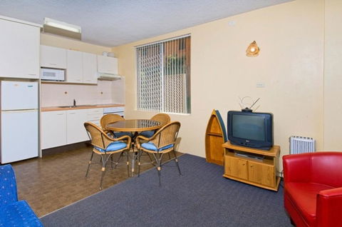 Ocean Court 1 13 Lord Street - Holiday Sunshine Coast 3