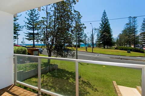 Ocean Court 1 13 Lord Street - Holiday Sunshine Coast 1