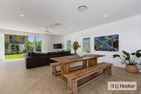 Ocean Pearl - Holiday Sunshine Coast 2