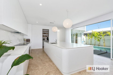 Ocean Pearl - Holiday Sunshine Coast 3