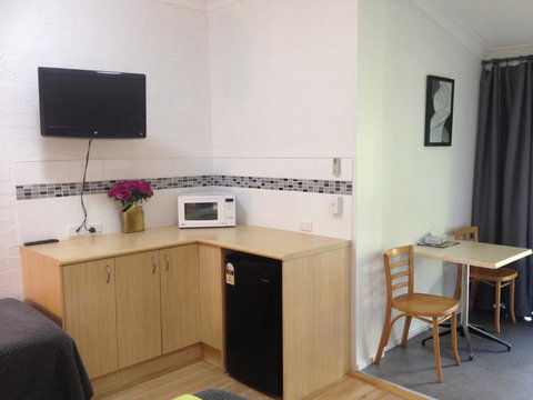 Ocean Shores Motel - Holiday Sunshine Coast 1