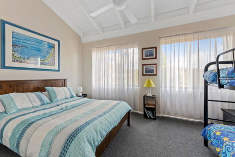 Ocean St Holiday Apartment - Sunshine Coast Tourism 0