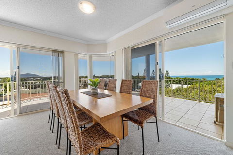 Ocean View 3 Bedroom Apartment - Sunshine Coast Tourism 3