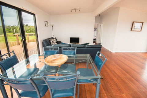 Ocean View Getaway - Sunshine Coast Tourism 2