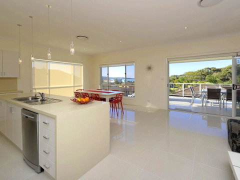 Ocean View Oasis@Fingal Bay - Sunshine Coast Tourism 3
