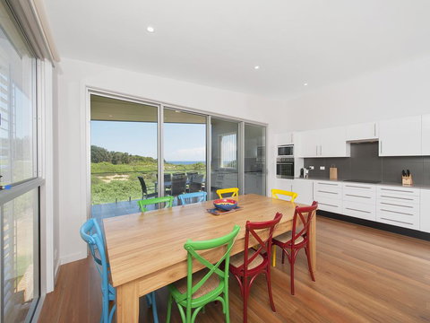 Ocean Views - Holiday Sunshine Coast 3