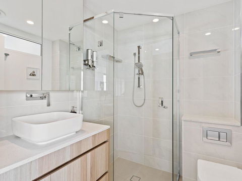 Ocean Views Apartment With Rooftop Pool - Holiday Sunshine Coast 1