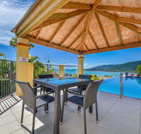 Ocean Views Galore - Airlie Beach - Sunshine Coast Tourism