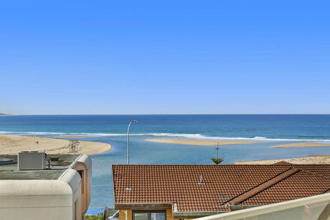 Ocean Views Unit 15 - The Entrance, NSW - Sunshine Coast Tourism 0