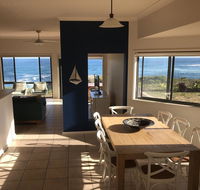 Ocean Views' 4 Ocean Street - air conditioned luxury with beautiful ocean views - Holiday Sunshine Coast