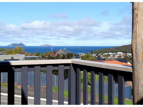 Ocean, Islands & Whales :) - Sunshine Coast Tourism 2