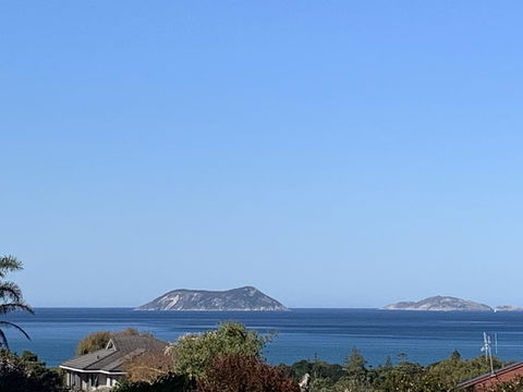 Ocean, Islands & Whales :) - Sunshine Coast Tourism 1