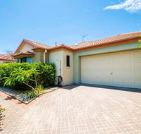 Oceania 11 - Holiday Sunshine Coast