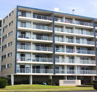 Oceanic 1 - On Forster Main Beach - Sunshine Coast Tourism