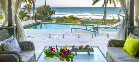 Oceans Edge Beach House At Oak Beach - Sunshine Coast Tourism 0