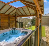 Ohana on the Island - Sunshine Coast Tourism