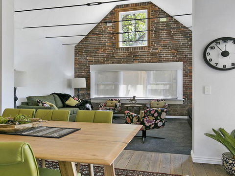 Old Bank Stables - 3 Night Weekends For Price Of 2 - Holiday Sunshine Coast 2