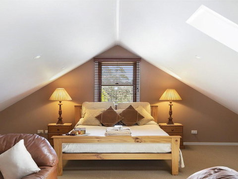 Old Mansfield Loft - Gardens, Gazebo And Getaways - Sunshine Coast Tourism 3
