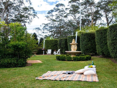 Old Mansfield Loft - Gardens, Gazebo And Getaways - Sunshine Coast Tourism 0