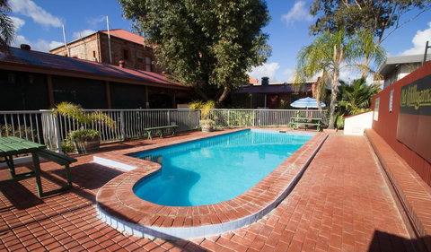 Old Willyama Motor Inn - Holiday Sunshine Coast 0