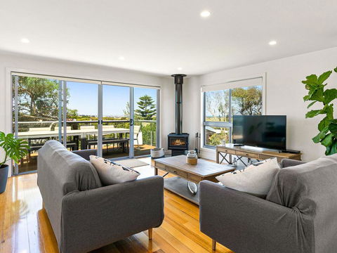 Olive Grove - Holiday Sunshine Coast 3