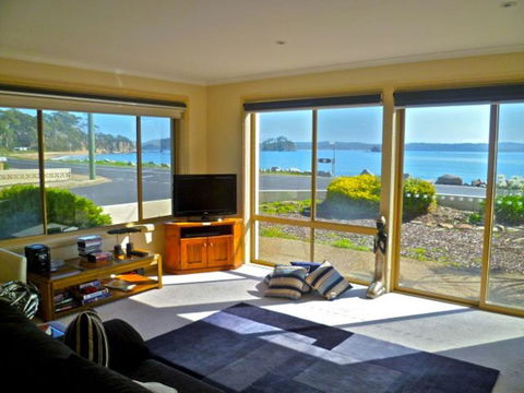 On Casey's - Sunshine Coast Tourism 2